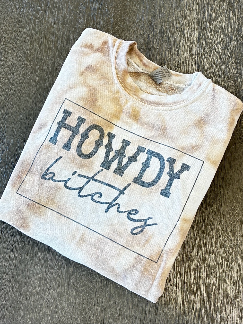 Gildan Beige Tie-Dye Graphic sweatshirt